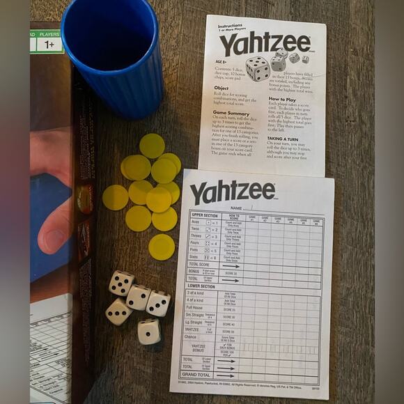 Yahtzee Classic Board Game for Family Toys Traditional Hobbies. - Picture 4 of 4